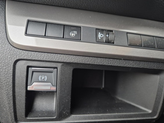 Vehicle image 17 Vehicle image 17