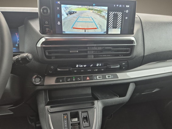 Vehicle image 14 Vehicle image 14