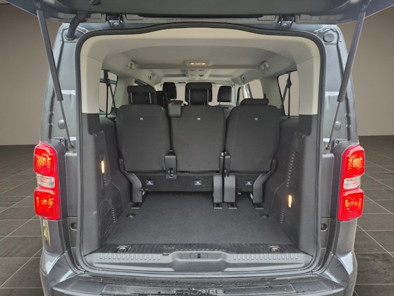 Vehicle image 15 Vehicle image 15