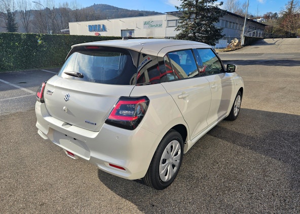 Vehicle image 4 Vehicle image 4