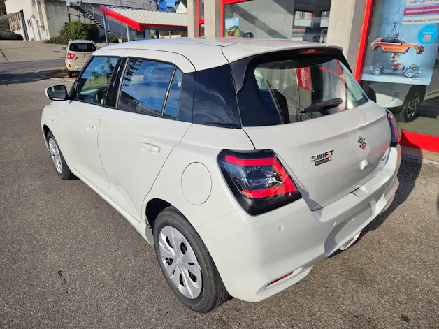 Suzuki Swift 1.2 Unico Hybrid MY24