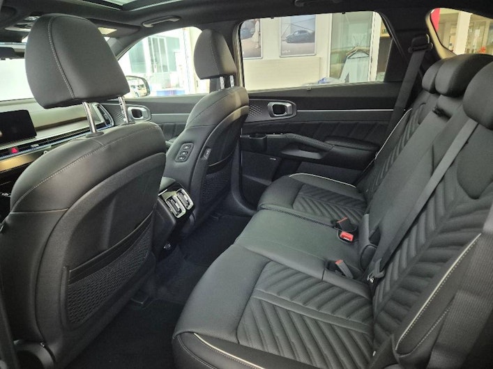 Vehicle image KIA SORENTO