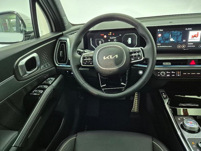 Vehicle image KIA SORENTO