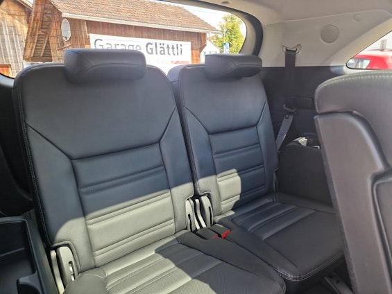 Vehicle image 9 Vehicle image 9