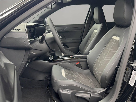 Vehicle image 5 Vehicle image 5