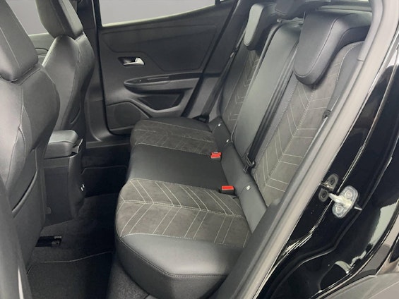 Vehicle image 8 Vehicle image 8