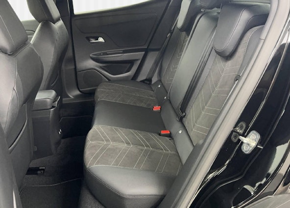 Vehicle image 8 Vehicle image 8