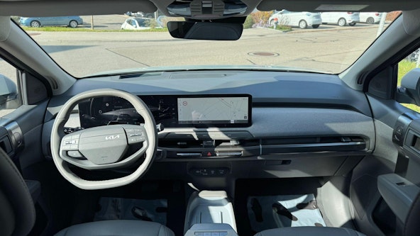 Vehicle image 13 Vehicle image 13