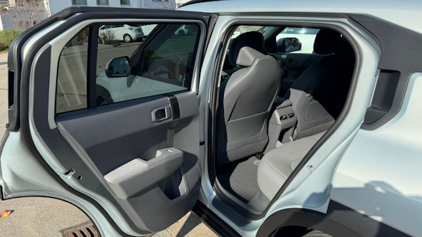 Vehicle image 10 Vehicle image 10