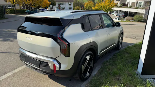 Kia EV3 81 kWh Earth+
