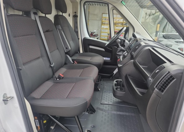 Vehicle image 9 Vehicle image 9