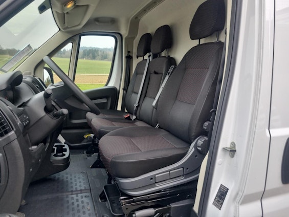 Vehicle image 6 Vehicle image 6