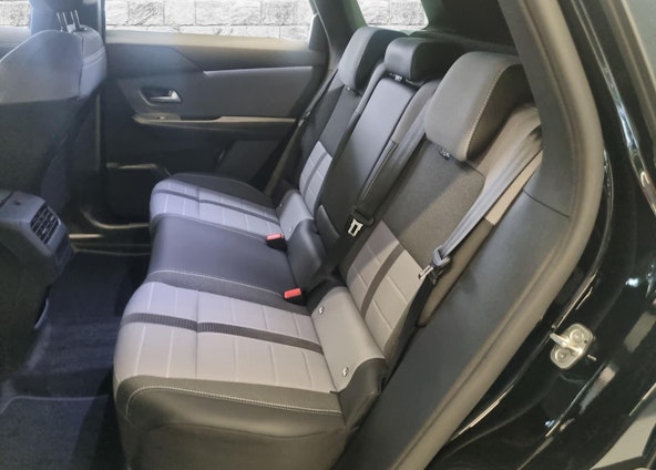 Vehicle image 7 Vehicle image 7