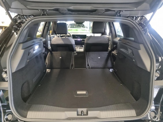 Vehicle image 9 Vehicle image 9