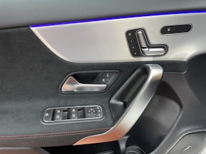 Vehicle image MERCEDES-BENZ A 220 4MATIC AMG Line