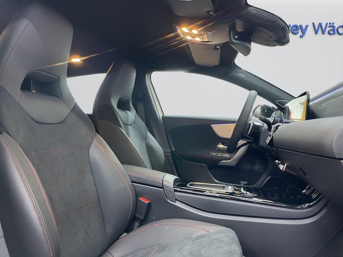 Vehicle image MERCEDES-BENZ A 220