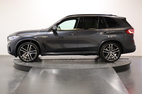 BMW X5 M50i xDrive 1
