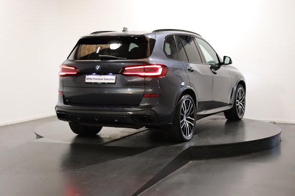 BMW X5 M50i xDrive 3