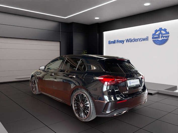 Vehicle image MERCEDES-BENZ A 220