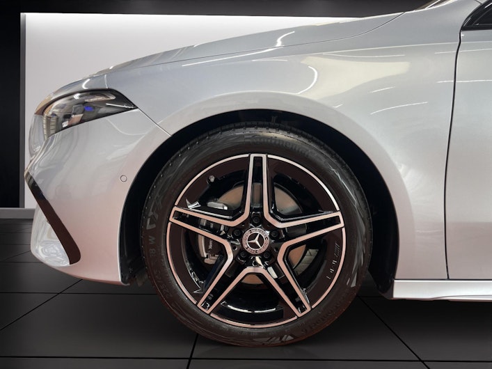 Vehicle image MERCEDES-BENZ A 200