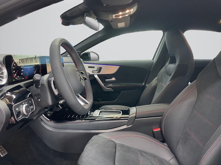 Vehicle image MERCEDES-BENZ A 200