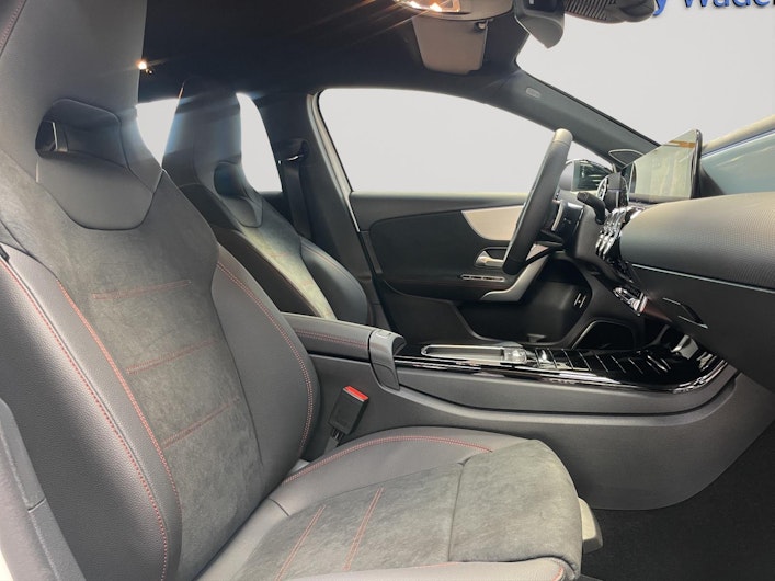 image du véhicule MERCEDES-BENZ A 250