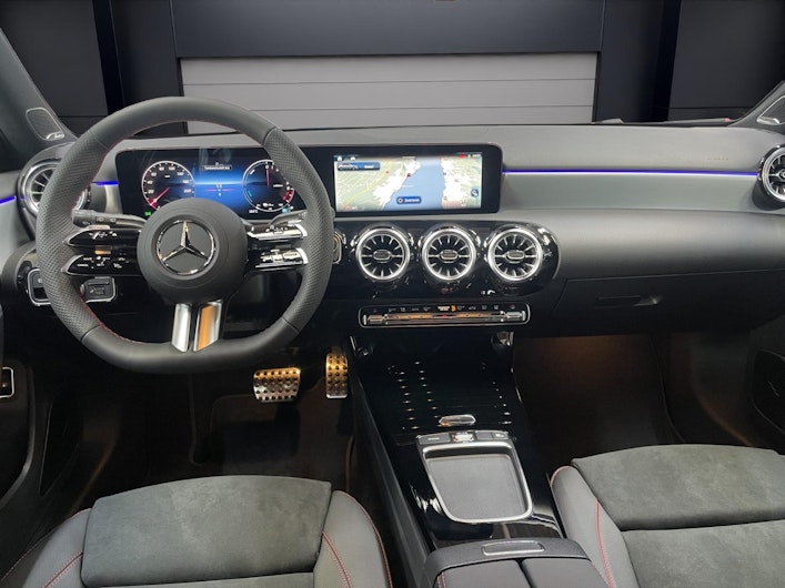 Vehicle image MERCEDES-BENZ A 250