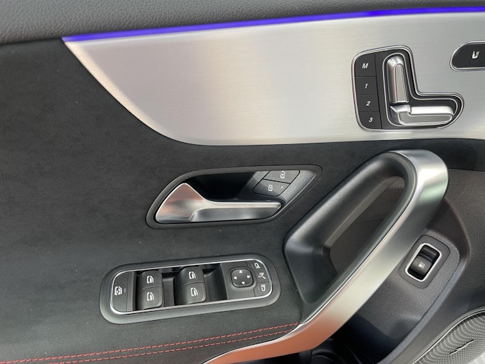 image du véhicule MERCEDES-BENZ A 250