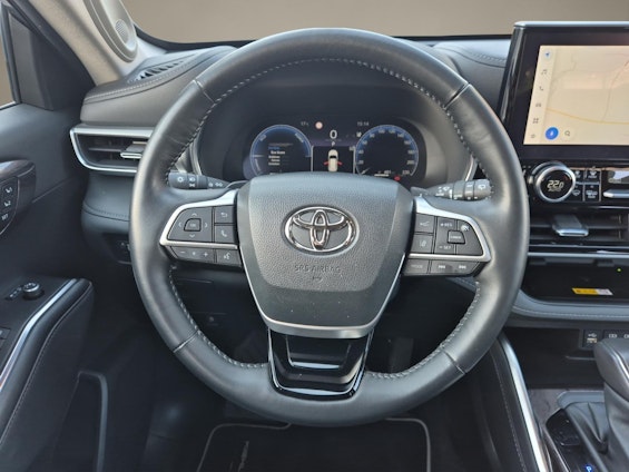 Vehicle image 12 Vehicle image 12