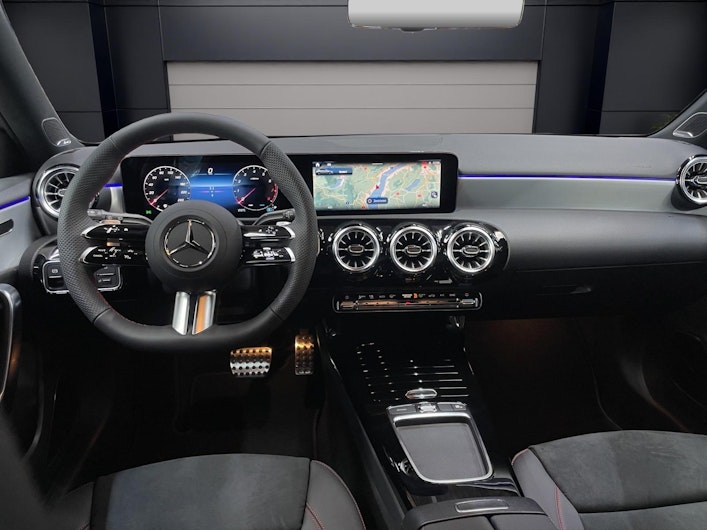 Vehicle image MERCEDES-BENZ A 200