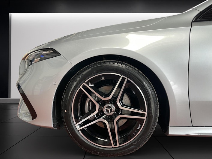 Vehicle image MERCEDES-BENZ A 200