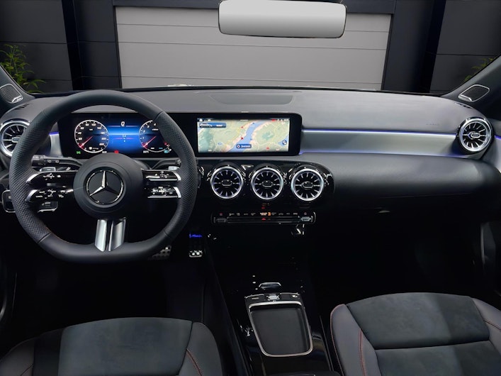 Vehicle image MERCEDES-BENZ A 220