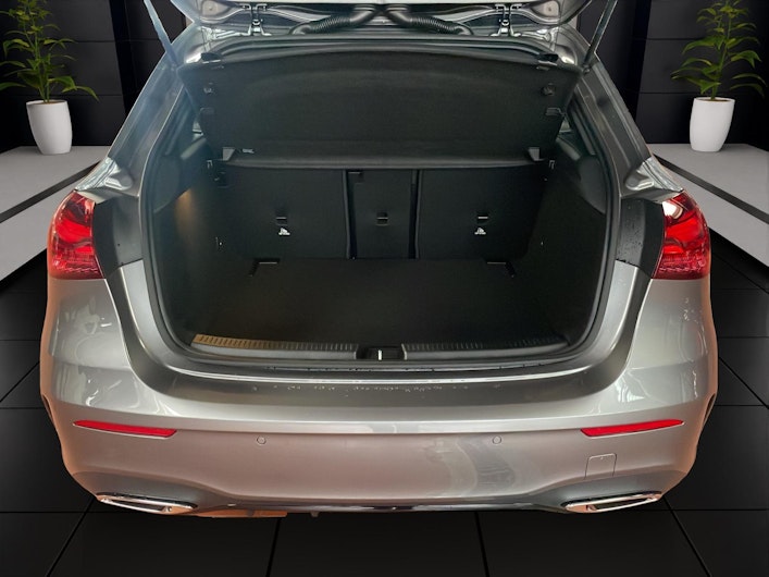 Vehicle image MERCEDES-BENZ A 220