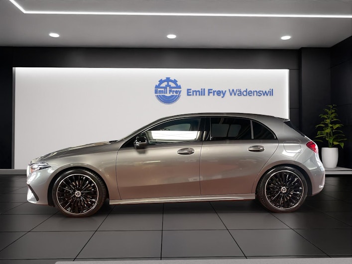 Vehicle image MERCEDES-BENZ A 220