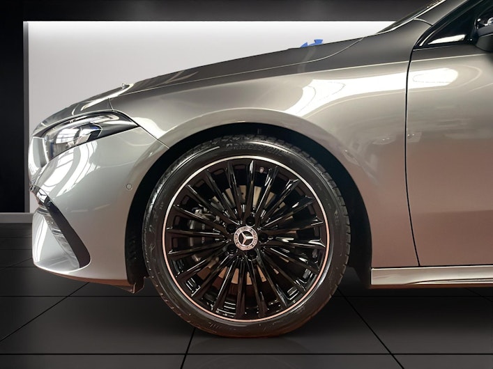 Vehicle image MERCEDES-BENZ A 220