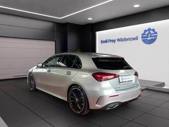 Vehicle image MERCEDES-BENZ A 220