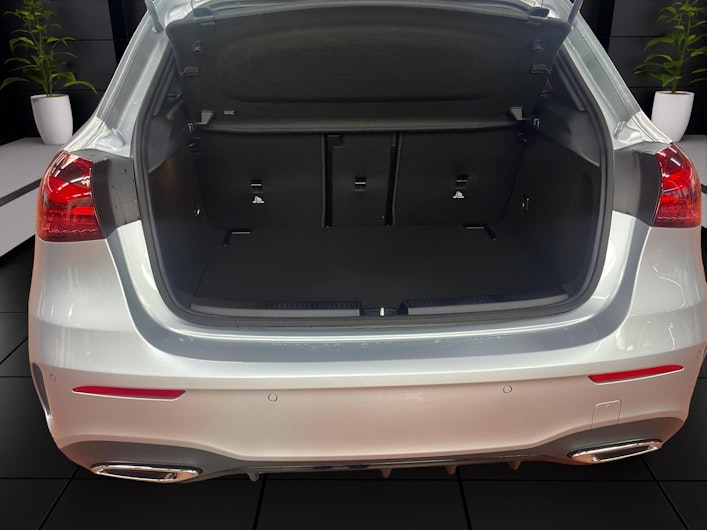 Vehicle image MERCEDES-BENZ A 220