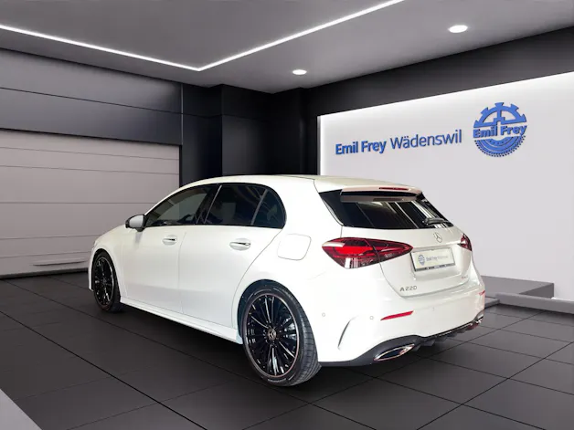 Mercedes-Benz A 220 4MATIC AMG Line