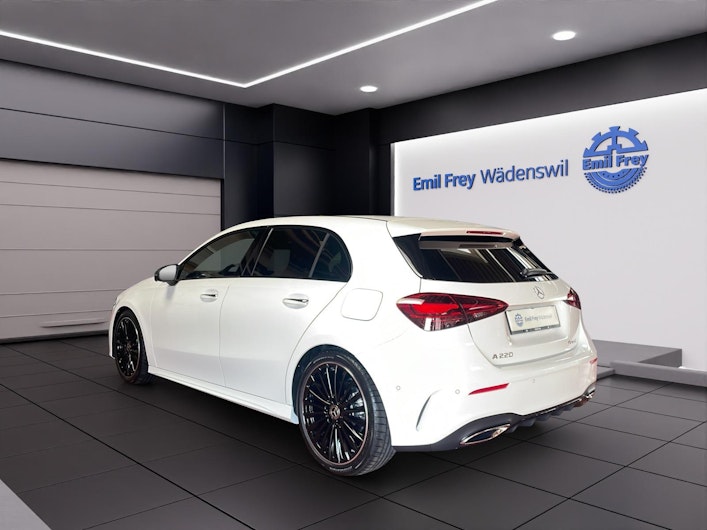 Vehicle image MERCEDES-BENZ A 220