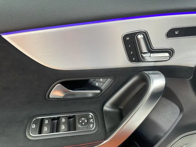 Mercedes-Benz A 220 4MATIC AMG Line