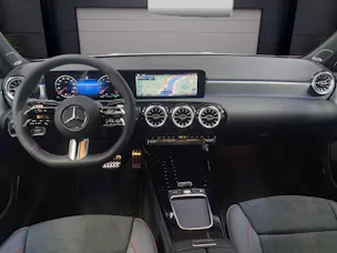 Mercedes-Benz A 220 4MATIC AMG Line