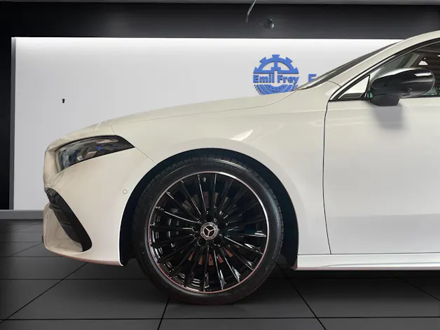 Mercedes-Benz A 220 4MATIC AMG Line