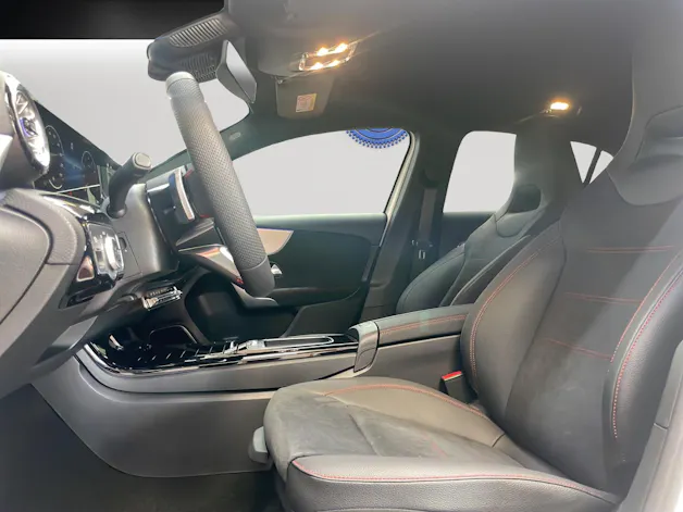Mercedes-Benz A 220 4MATIC AMG Line