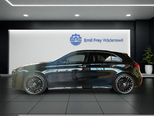 MERCEDES-BENZ A 220 AMG Line 4m 3