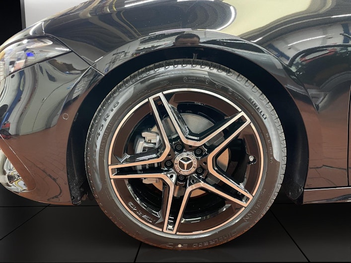 Vehicle image MERCEDES-BENZ A 200