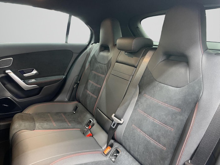 Vehicle image MERCEDES-BENZ A 200