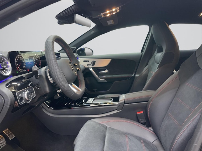 Vehicle image MERCEDES-BENZ A 200