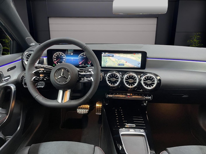 Vehicle image MERCEDES-BENZ A 200