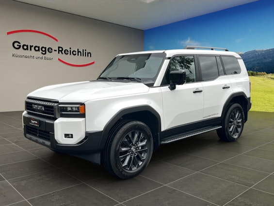 First vehicle image