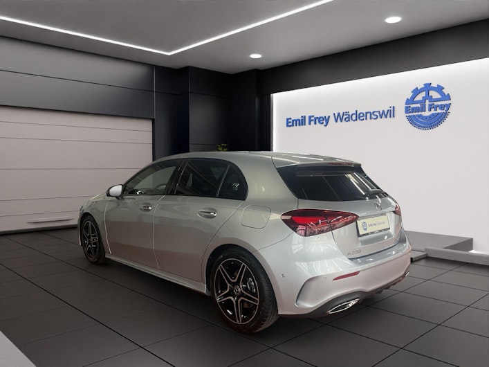 Vehicle image MERCEDES-BENZ A 220